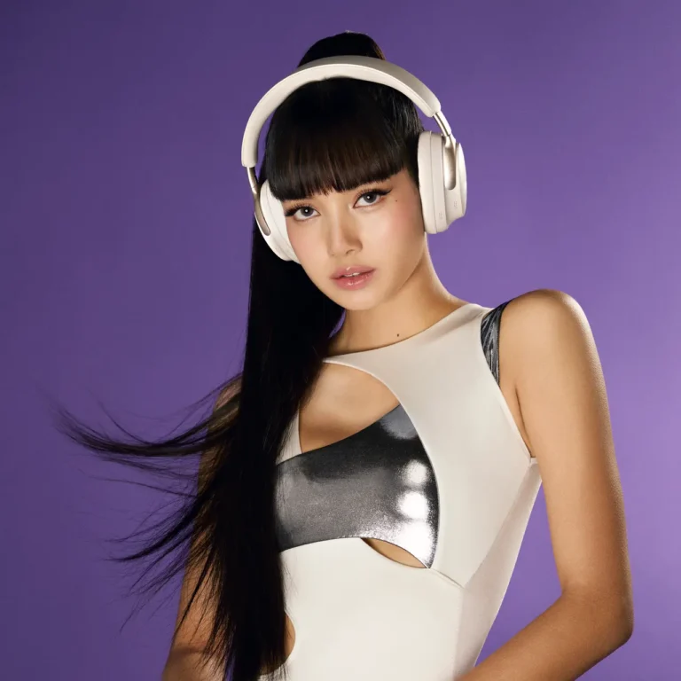 product - Tai nghe chống ồn Bose QuietComfort Ultra Headphones, Lisa