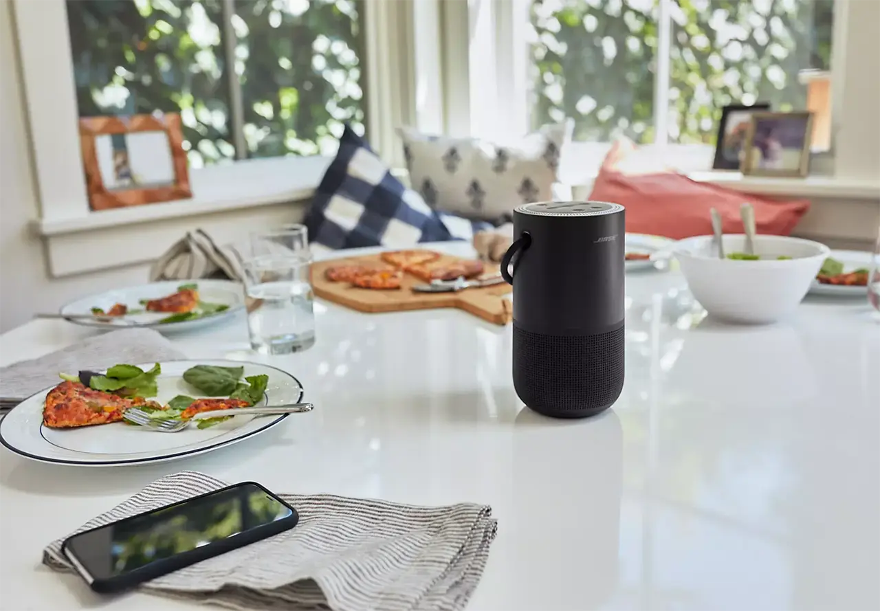 stories - phân biệt loa Wifi và loa Bluetooth - Bose Portable Smart Speaker