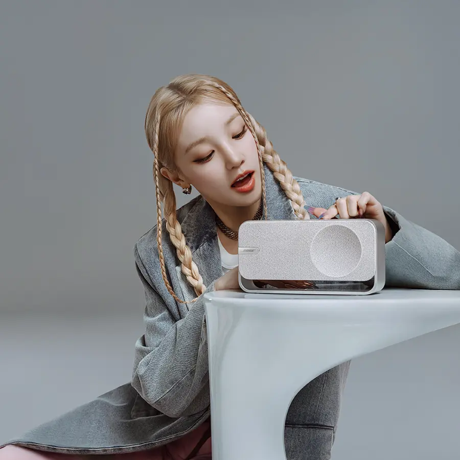 product - Loa Bluetooth Bose SoundLink Home, Bạc / Light Silver x Tống Vũ Kỳ / Song Yuqi