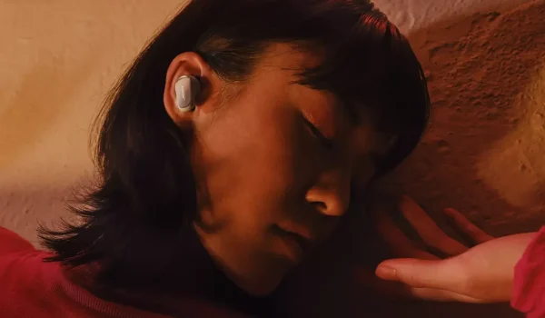 stories - So sánh tai nghe không dây và có dây - Bose QuietComfort Ultra Earbuds
